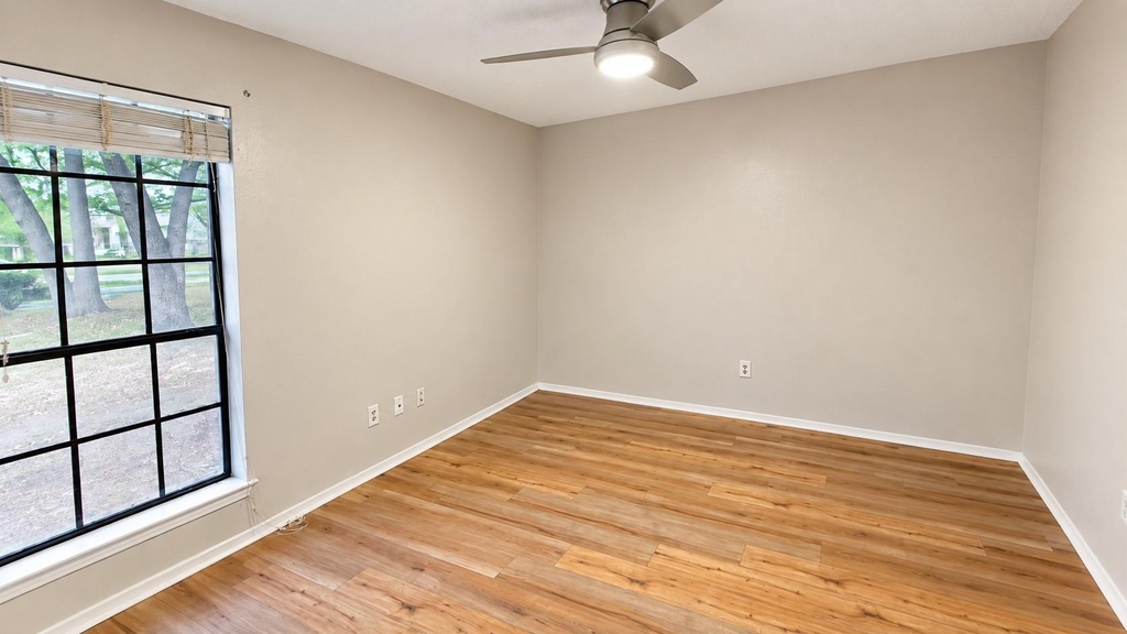 4159 Steck Ave - Photo 14
