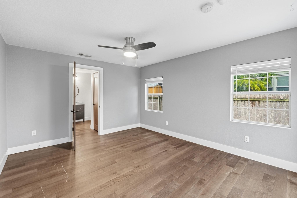 1137 Nickols Ave - Photo 10