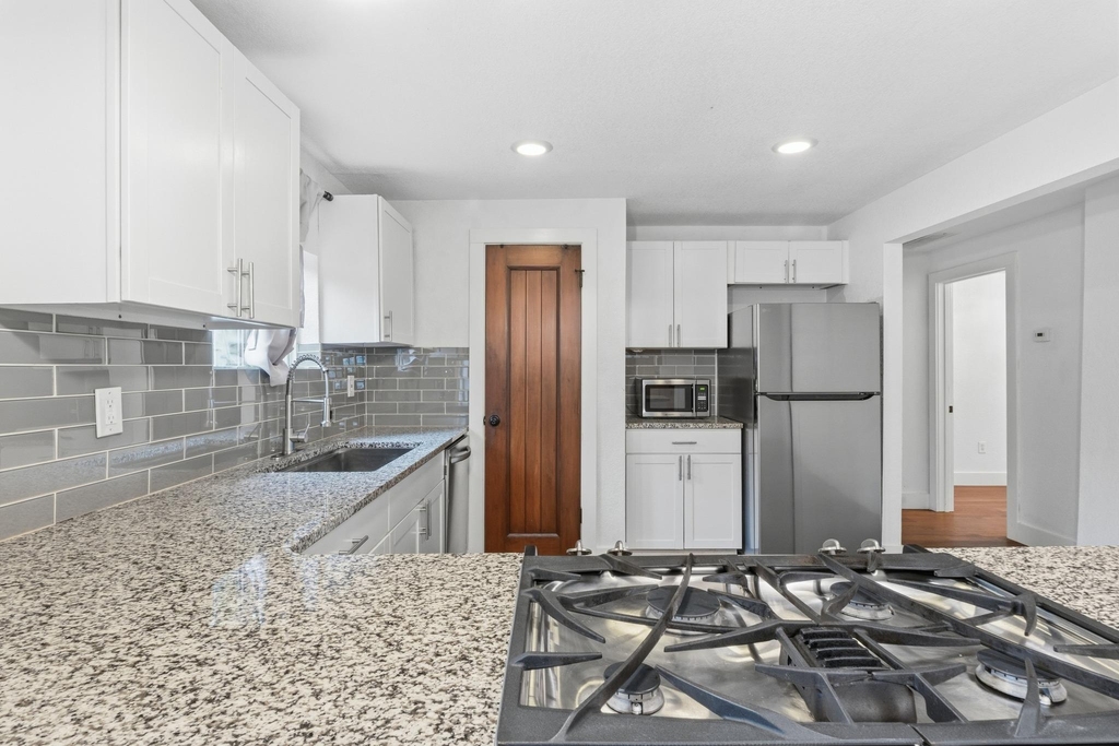1137 Nickols Ave - Photo 9