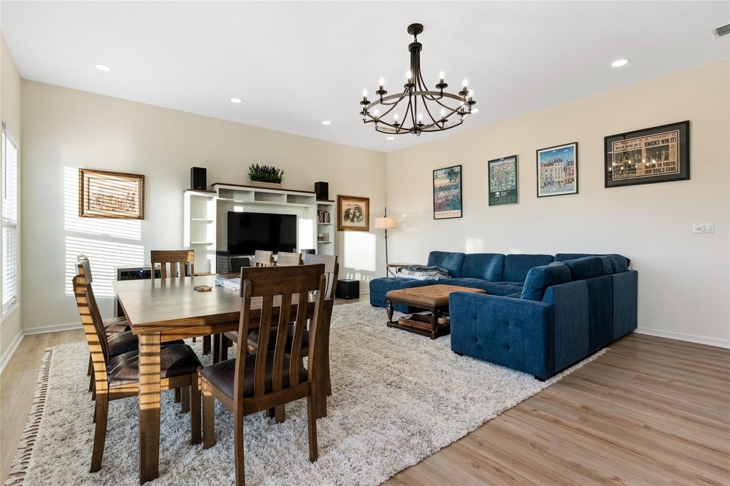 158 Goertz Dr - Photo 5