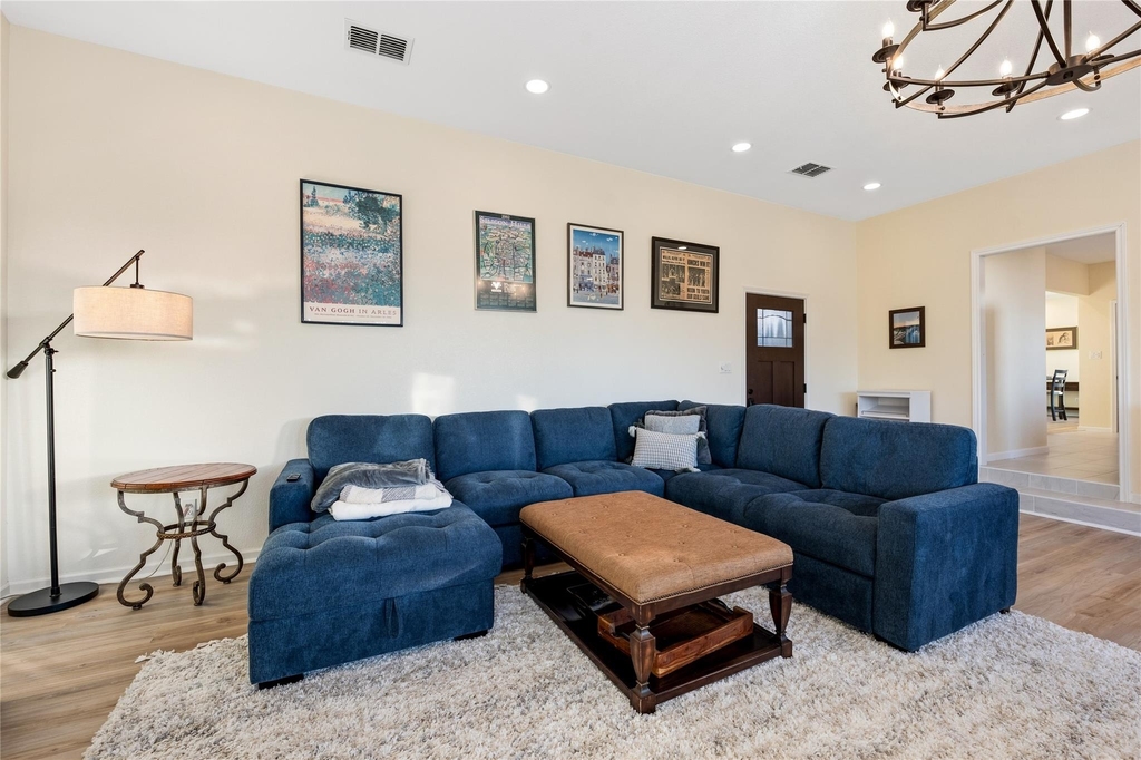 158 Goertz Dr - Photo 6
