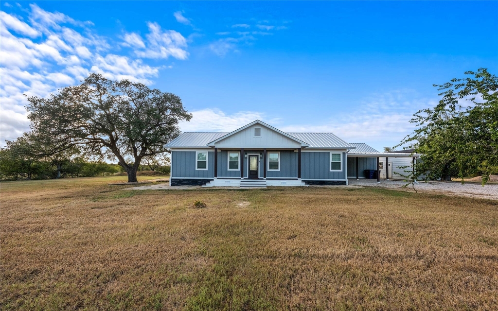 158 Goertz Dr - Photo 0