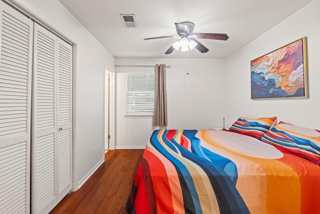 1110 W 22nd St - Photo 12