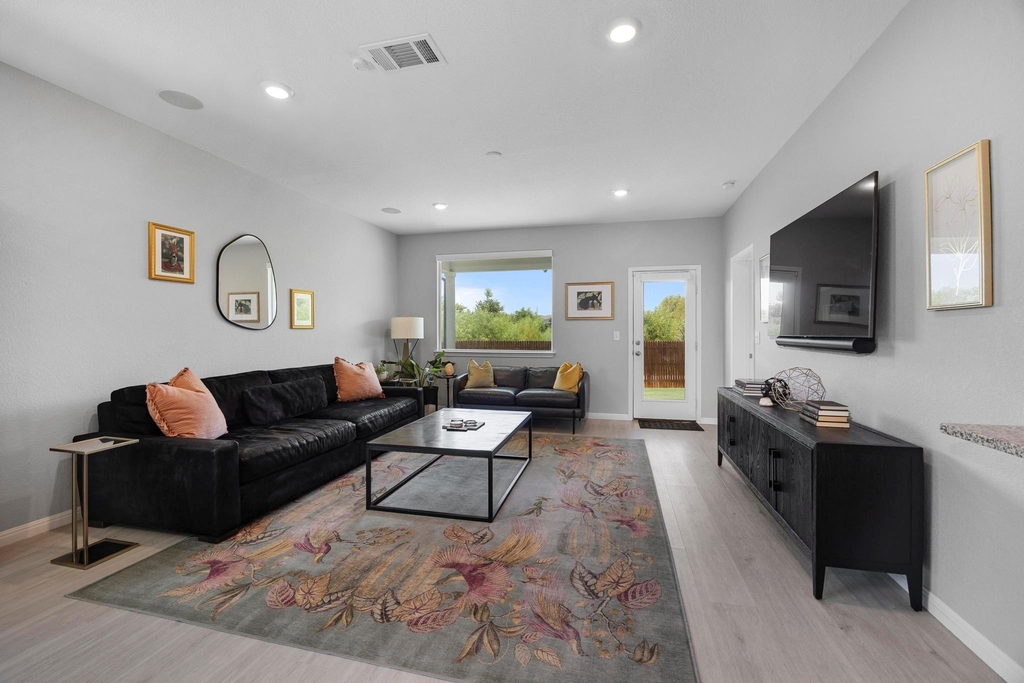 301 Brody Ln - Photo 7