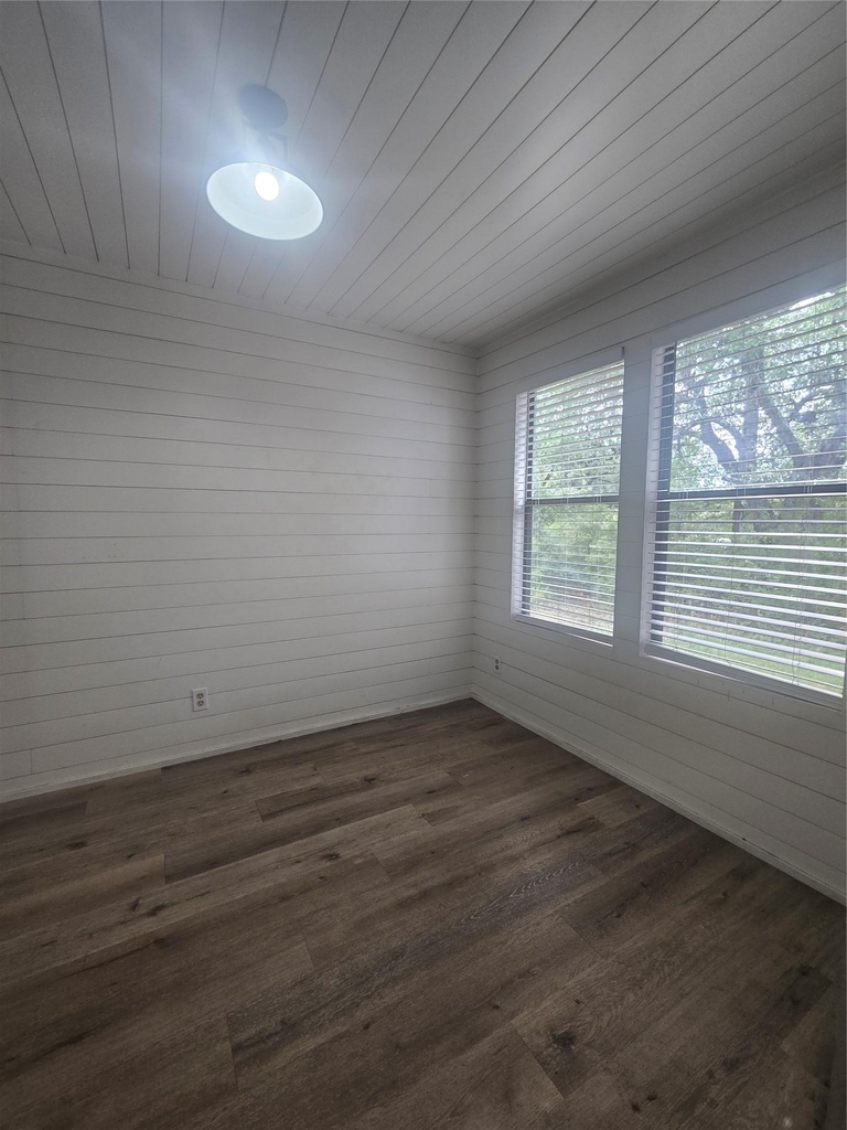 21401 Lindeman Ln - Photo 13