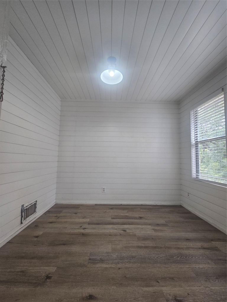 21401 Lindeman Ln - Photo 12