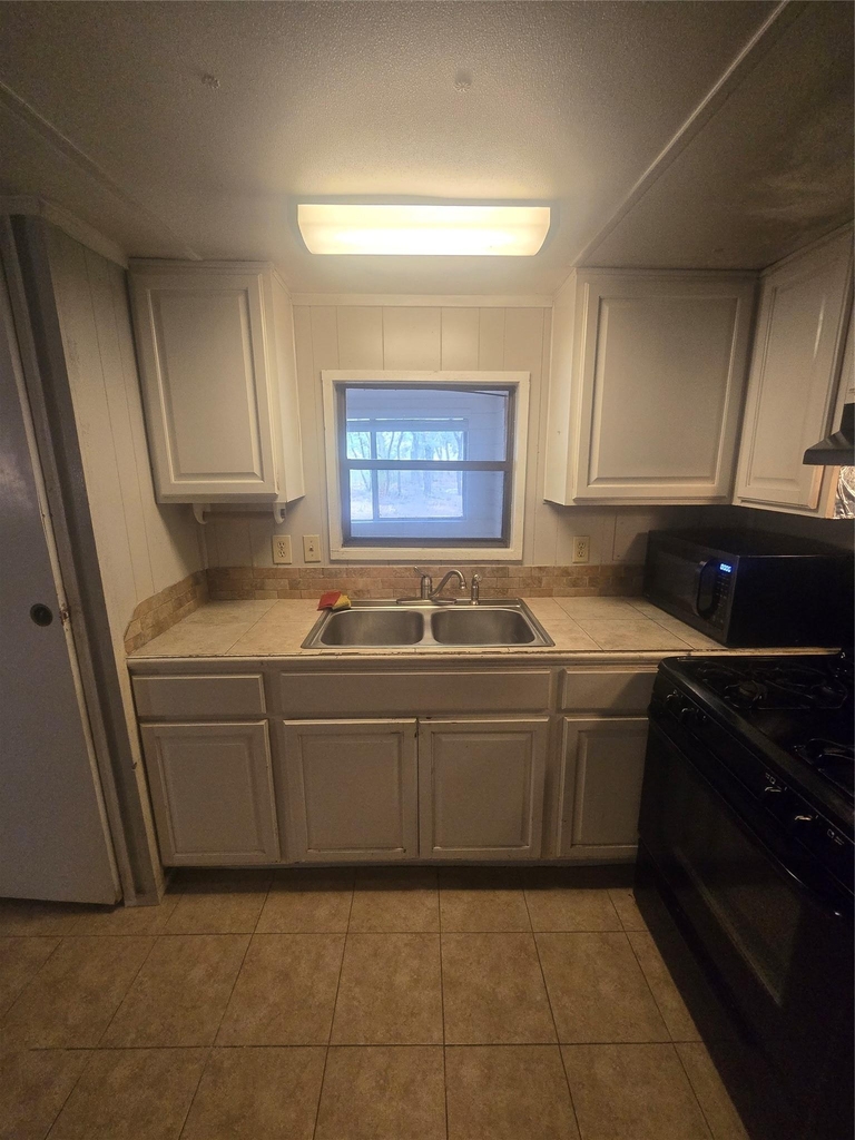 21401 Lindeman Ln - Photo 11