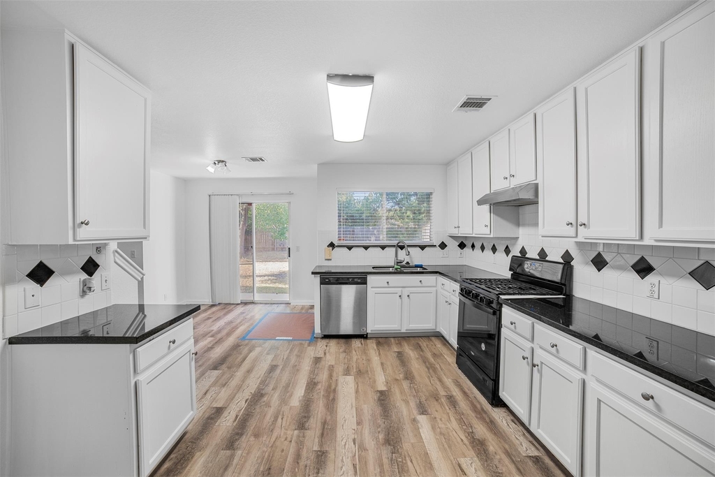 4021 Cargill Dr - Photo 11