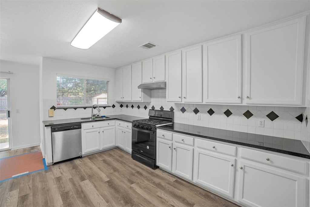 4021 Cargill Dr - Photo 10