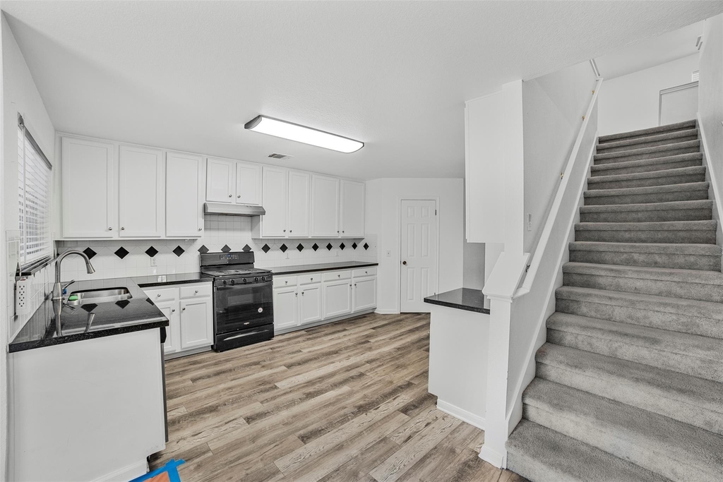 4021 Cargill Dr - Photo 13