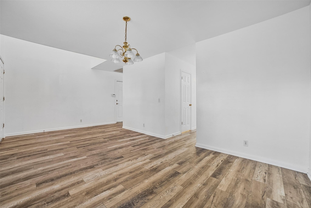4021 Cargill Dr - Photo 7