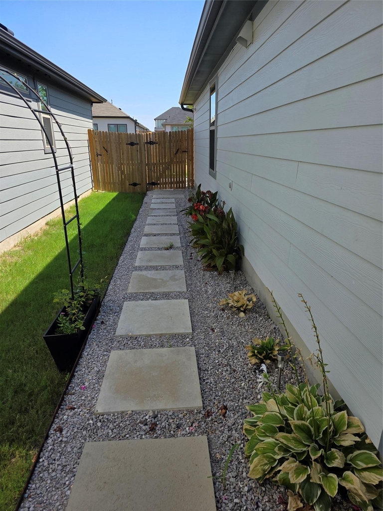 203 Spirit St - Photo 11