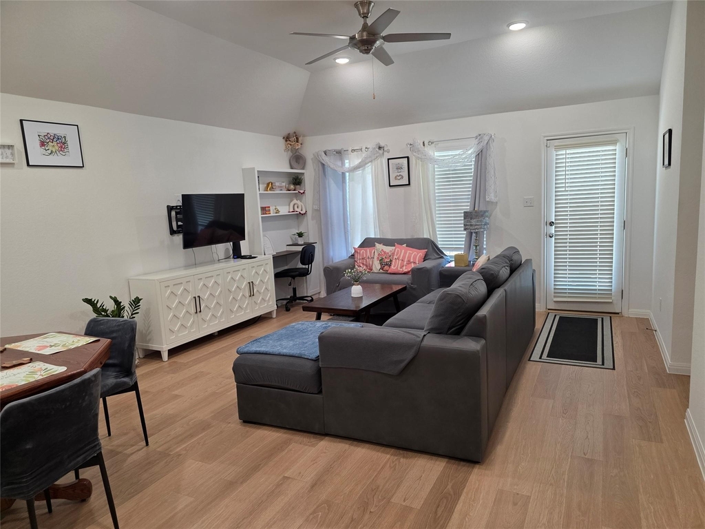 203 Spirit St - Photo 1