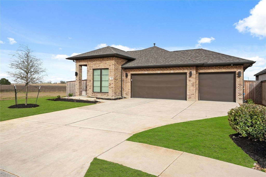 135 Plumbago Loop - Photo 1