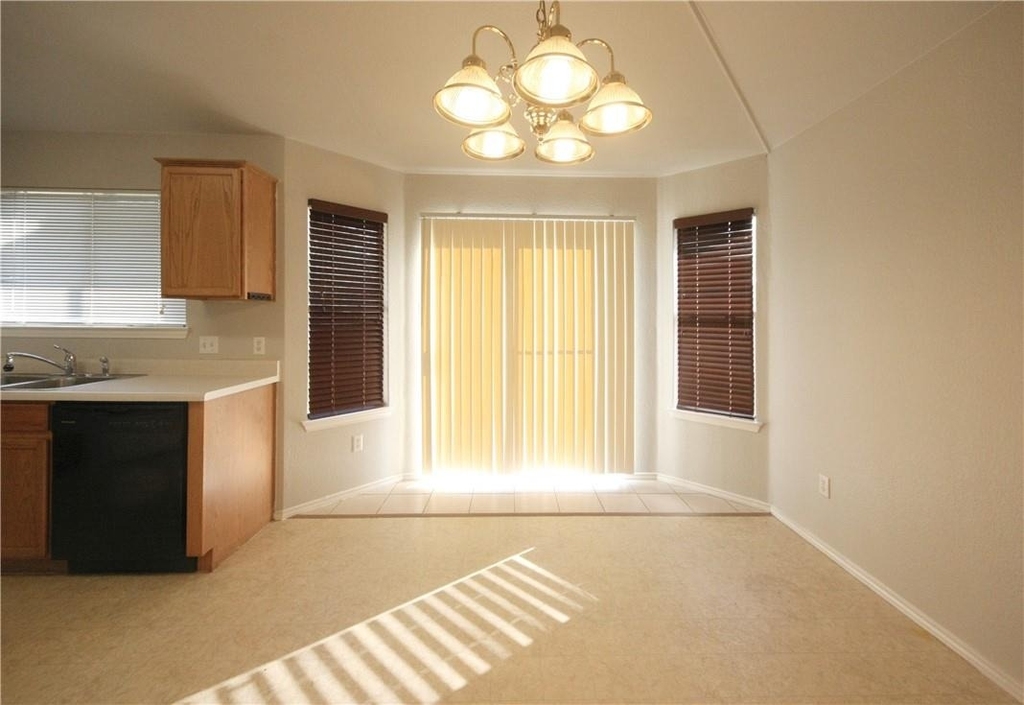 2001 Charlotte Way - Photo 4