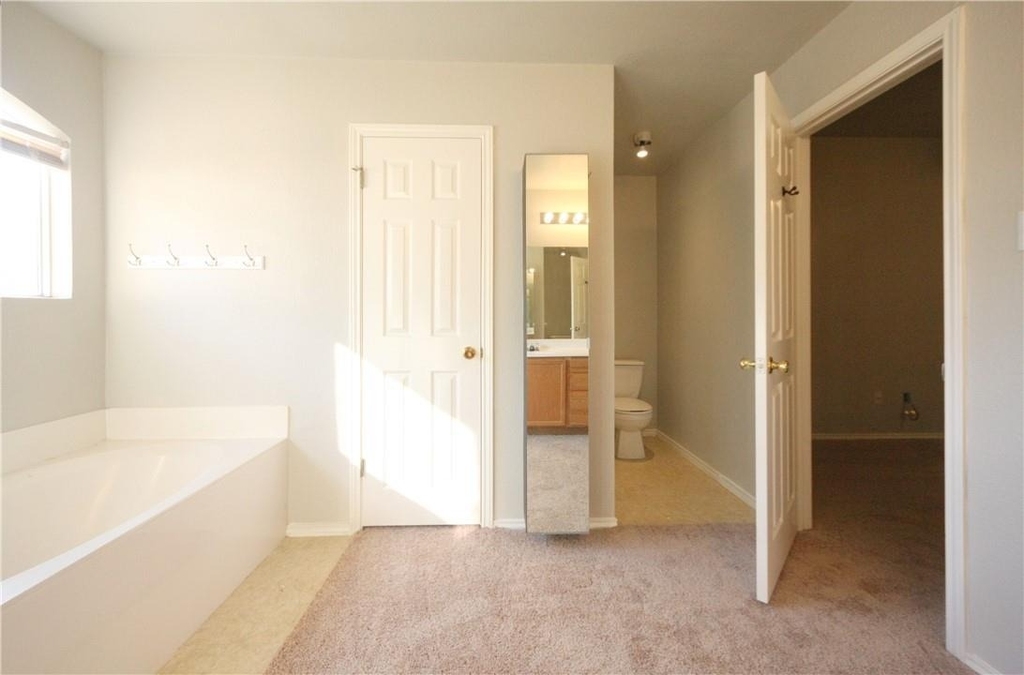 2001 Charlotte Way - Photo 18