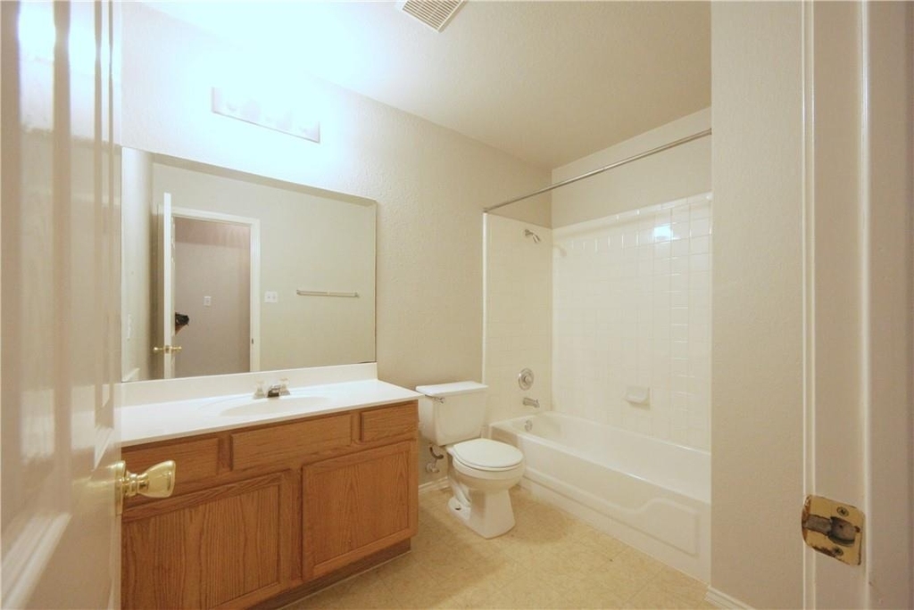 2001 Charlotte Way - Photo 9