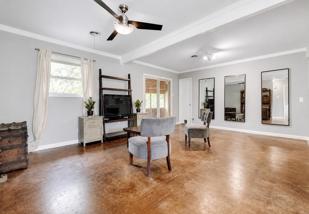 3209 Barton View Dr - Photo 1