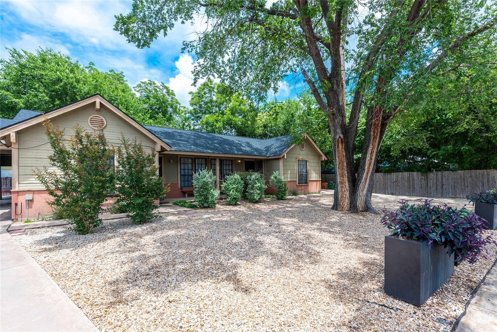 5006 Sara Dr - Photo 1