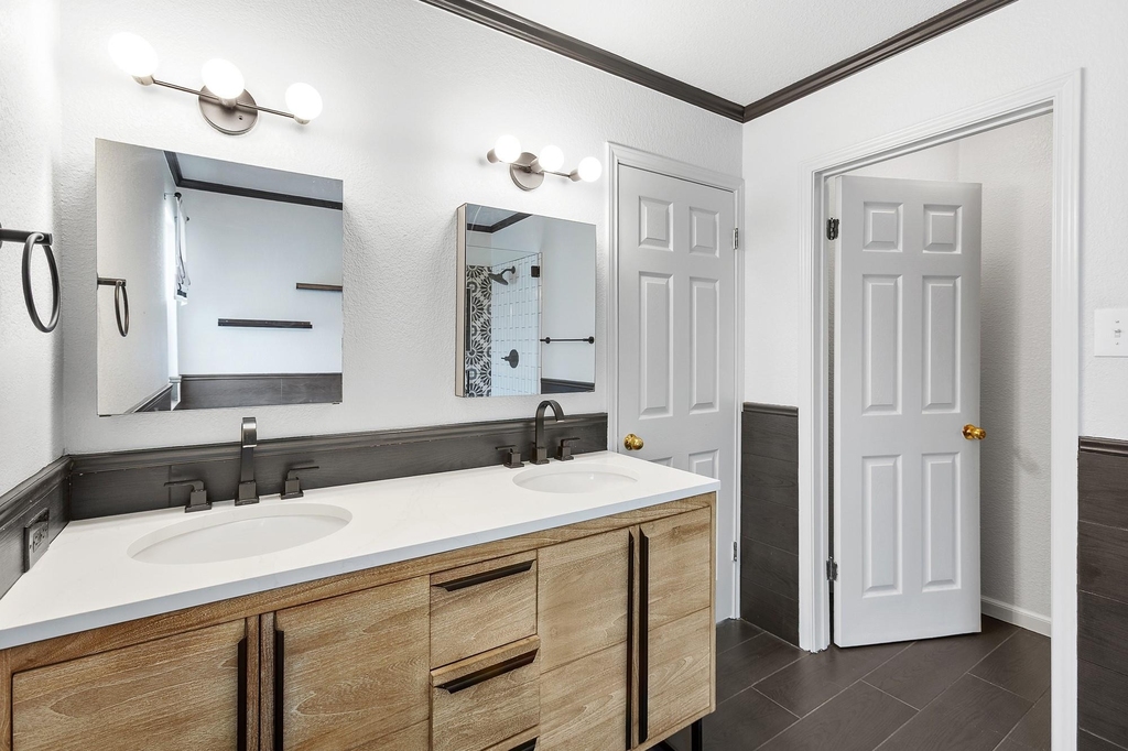 1310 Strickland Dr - Photo 17