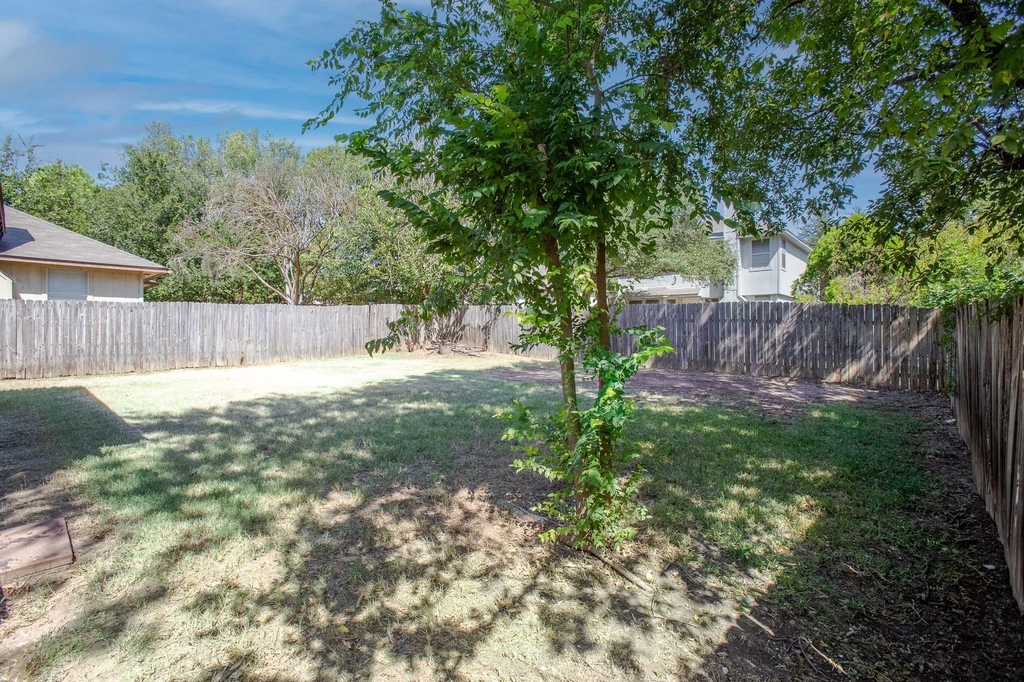 1310 Strickland Dr - Photo 37