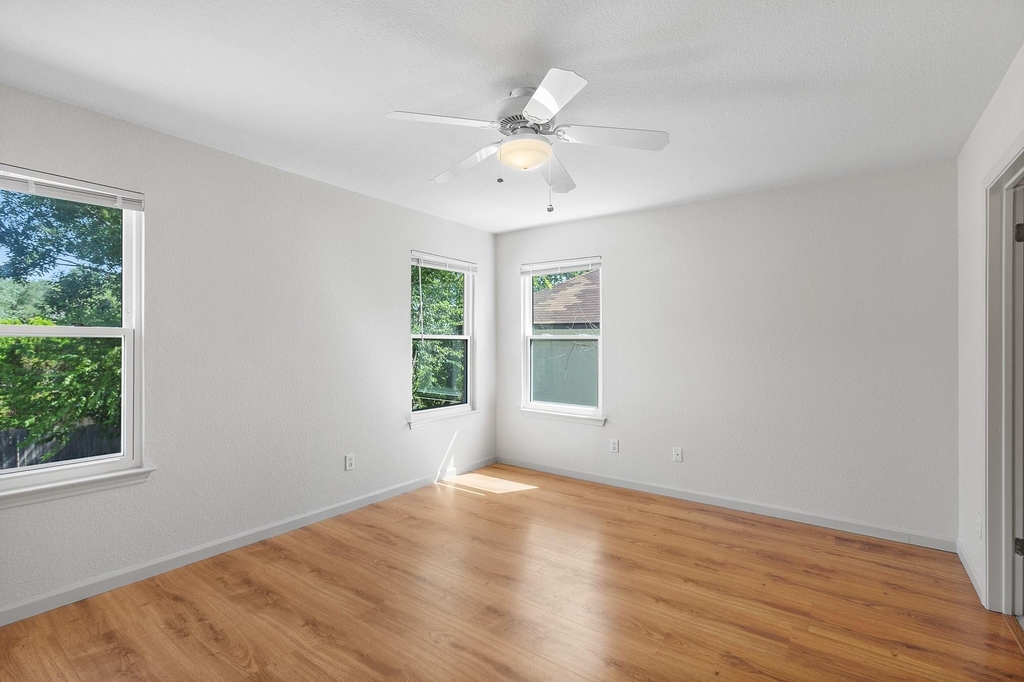 1310 Strickland Dr - Photo 23