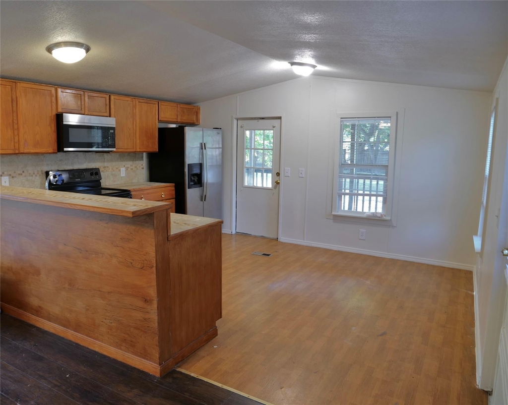 1504 Citation Cir - Photo 6