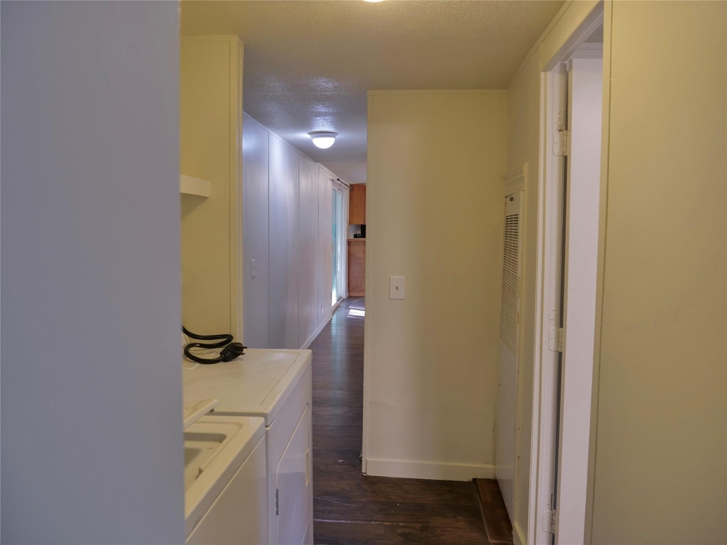 1504 Citation Cir - Photo 10