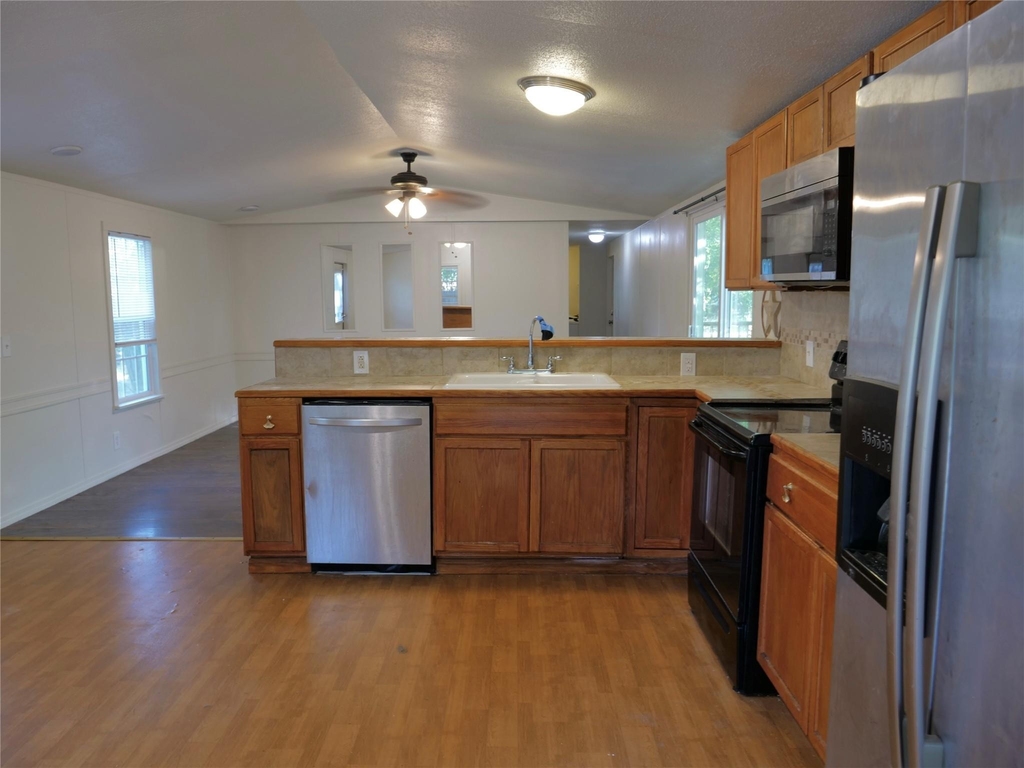 1504 Citation Cir - Photo 7