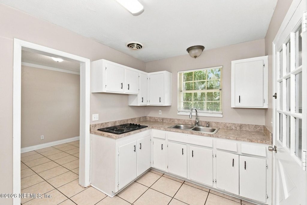 7001 Charbourg Avenue N - Photo 4