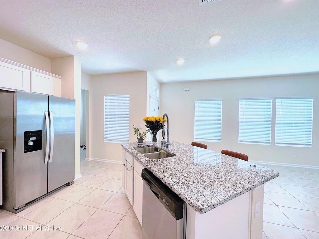 556 Coastline Way - Photo 4