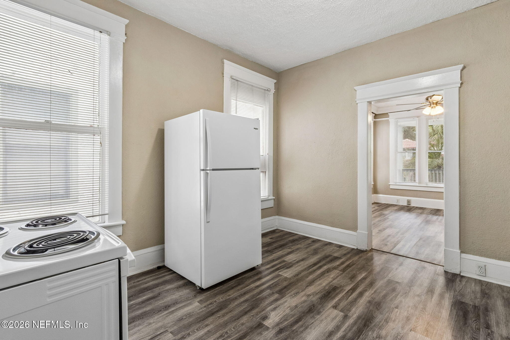 2749 Vernon Terrace - Photo 14
