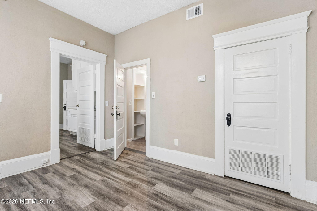 2749 Vernon Terrace - Photo 17