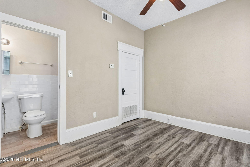 2749 Vernon Terrace - Photo 18