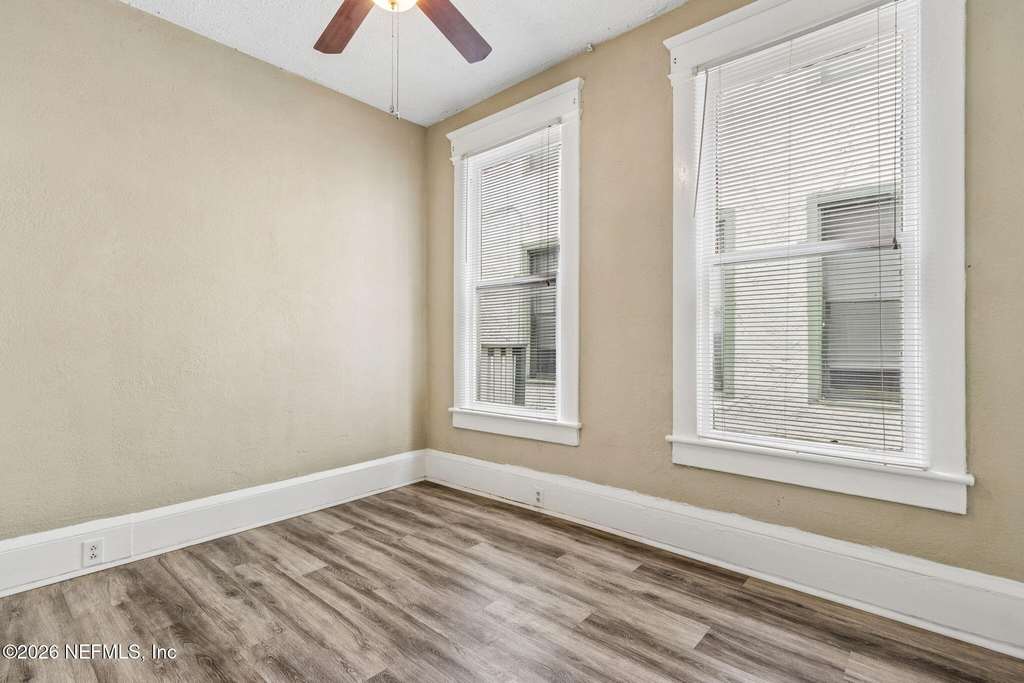 2749 Vernon Terrace - Photo 15