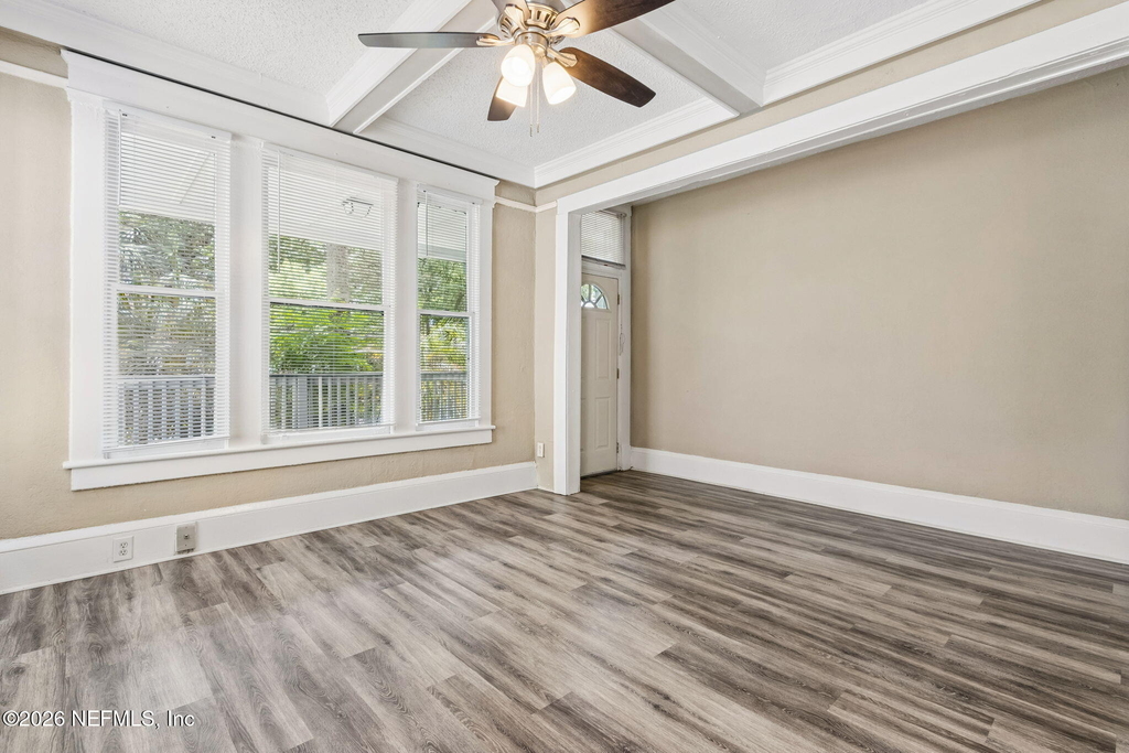 2749 Vernon Terrace - Photo 8