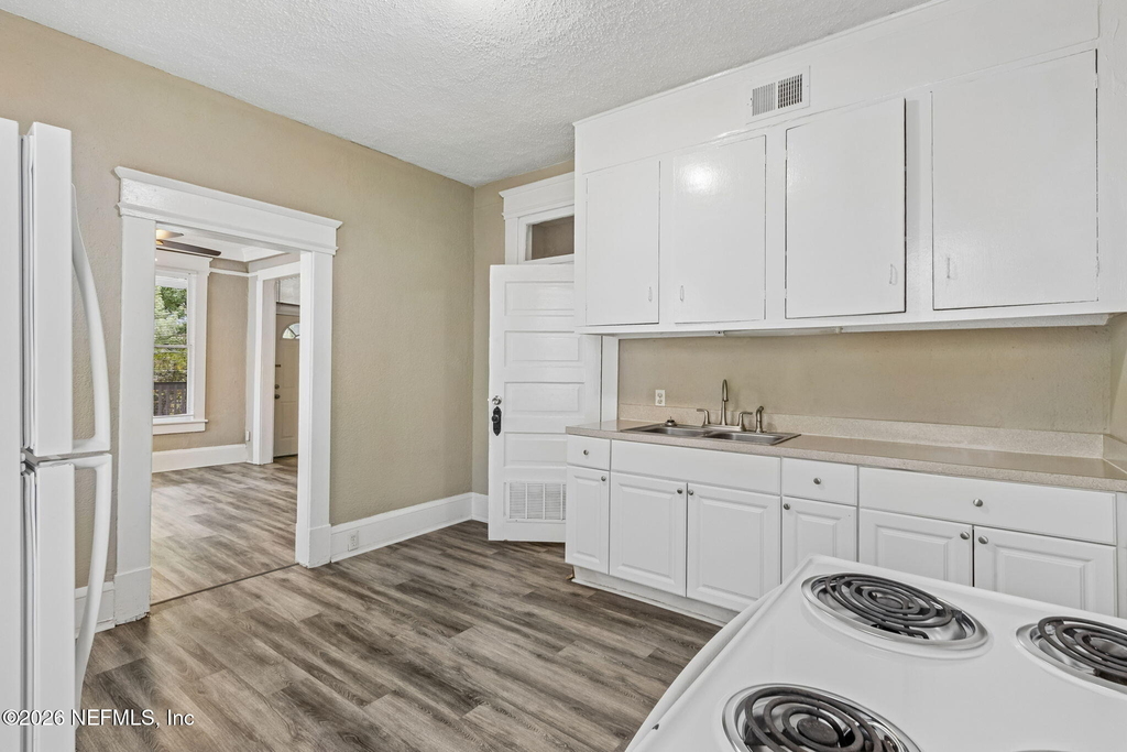2749 Vernon Terrace - Photo 13