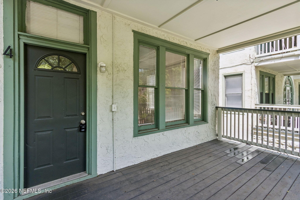 2749 Vernon Terrace - Photo 1