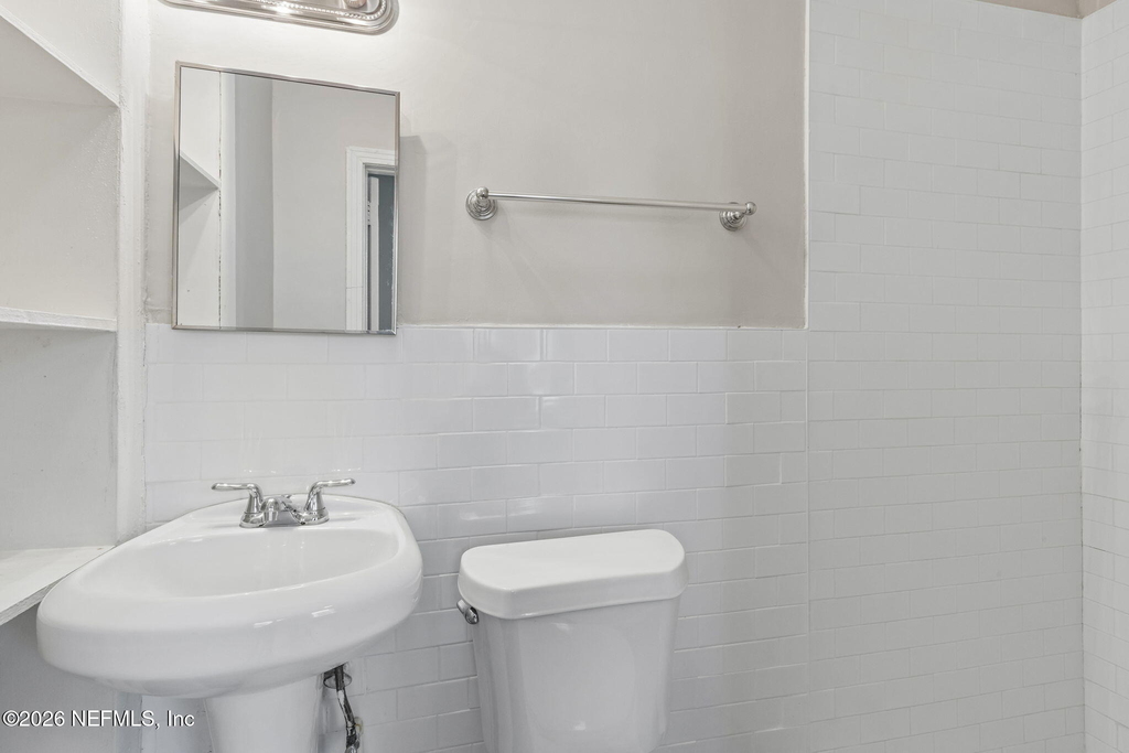 2749 Vernon Terrace - Photo 19
