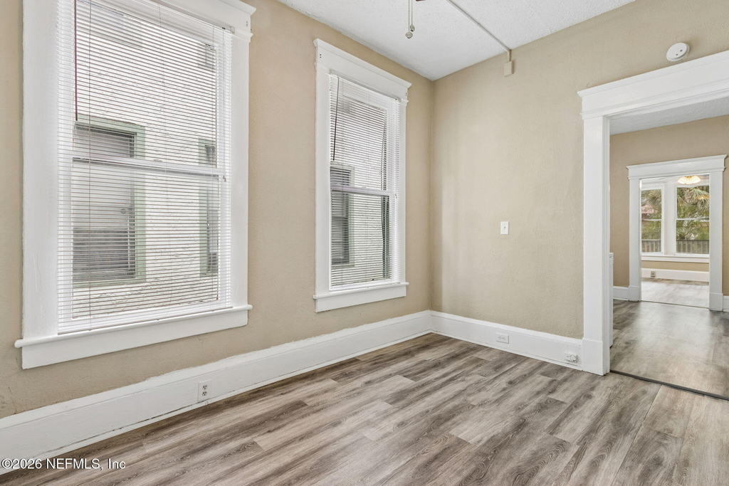 2749 Vernon Terrace - Photo 16