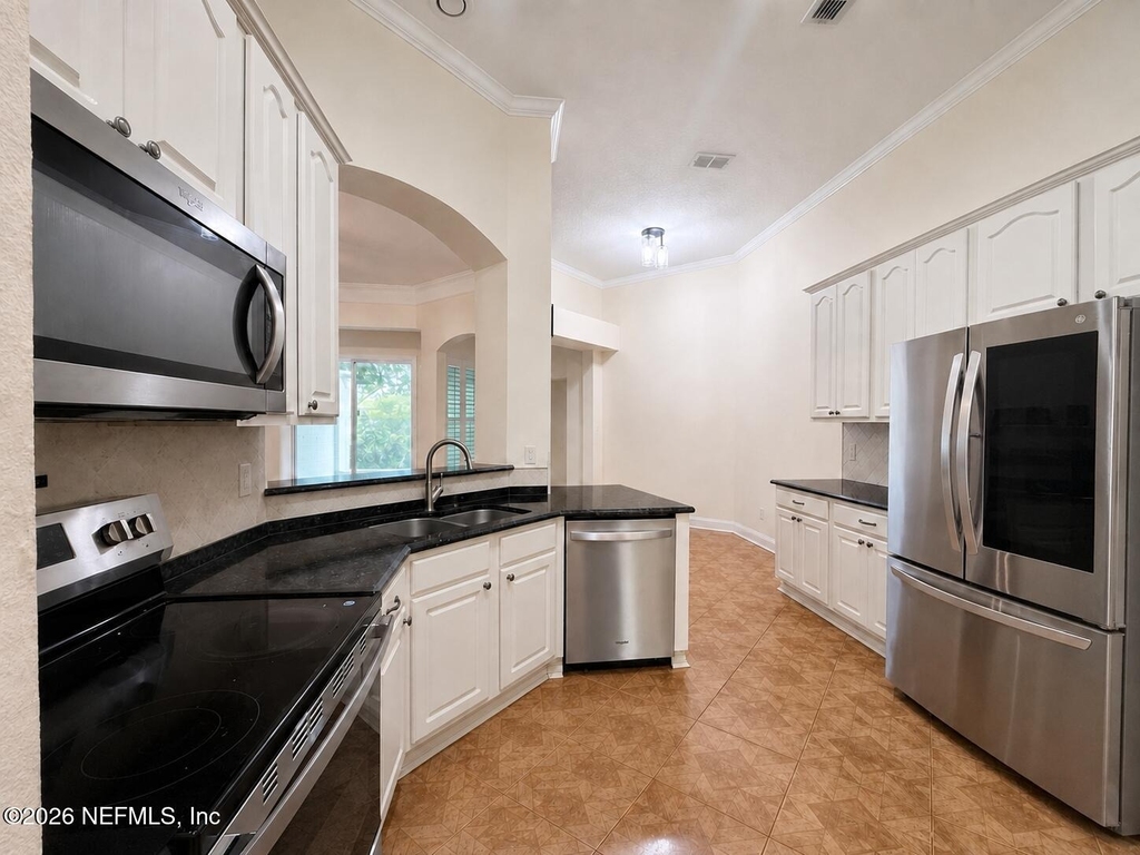 10469 Creston Glen Circle E - Photo 6