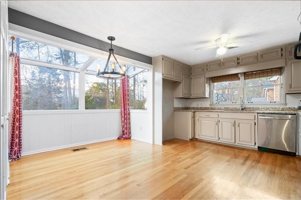 5363 Amhurst Drive - Photo 7