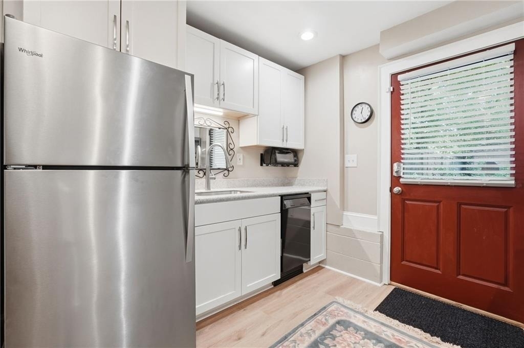 826 Mentelle Drive Ne - Photo 9