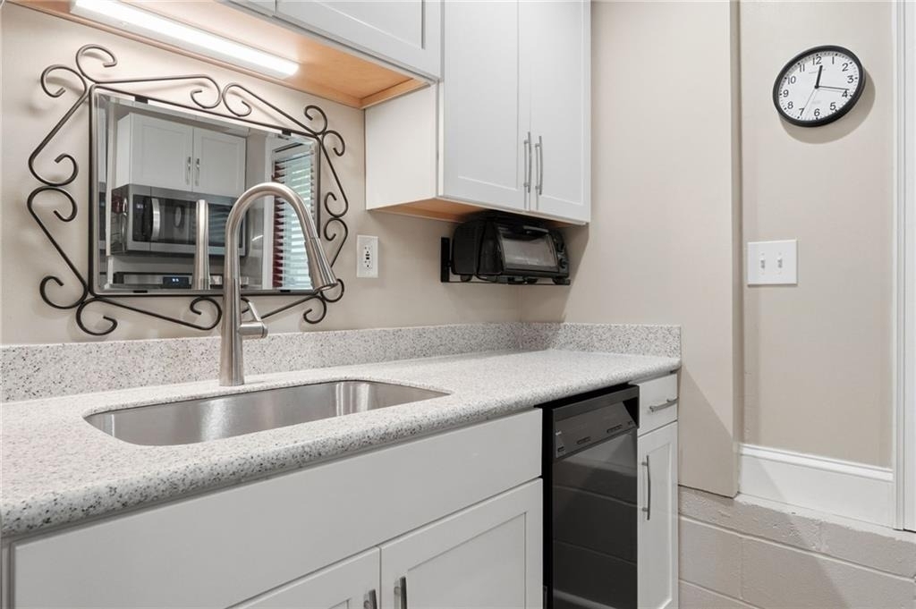826 Mentelle Drive Ne - Photo 3