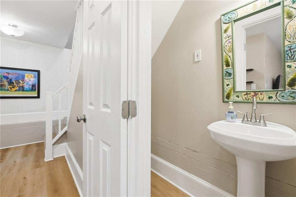 826 Mentelle Drive Ne - Photo 13