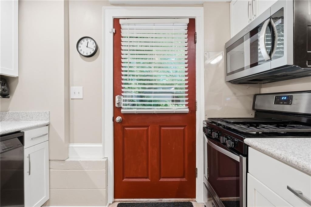 826 Mentelle Drive Ne - Photo 2