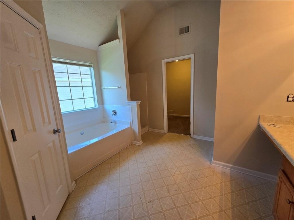 5636 One Lake Way - Photo 9