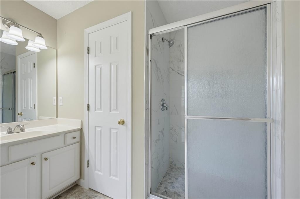 395 Cadeleigh Court - Photo 23