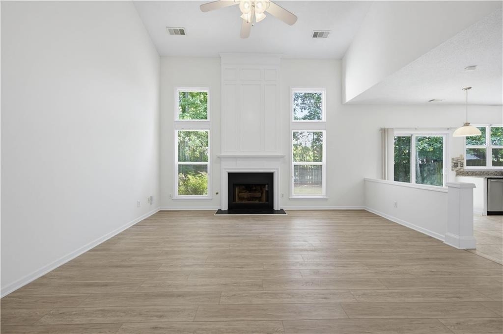 395 Cadeleigh Court - Photo 8