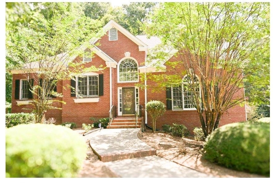 3885 Waterford Drive - Photo 0